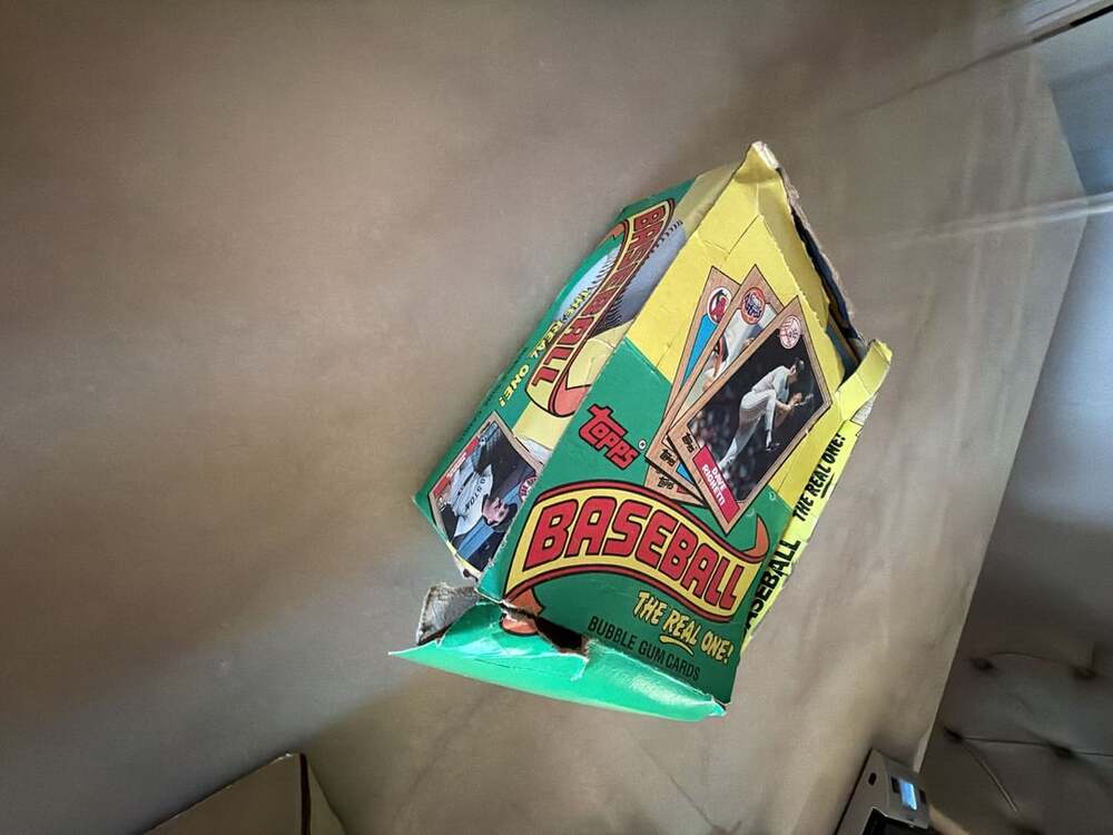 1987 Topps Baseball Cards Box with Cards Lot